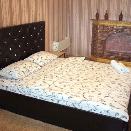 Apartment On Fastivs'Ka 2 Bila Tserkva Luaran gambar